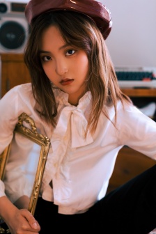 美女被CAO出了水视频